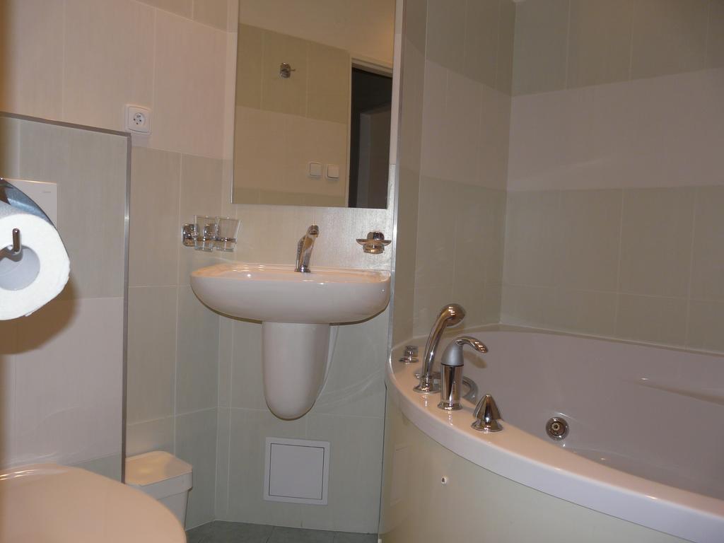 Zlín Hotel Ondras الغرفة الصورة